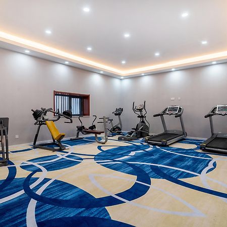 Holiday Inn Express Jinan Jingshi Road, An Ihg Hotel Экстерьер фото