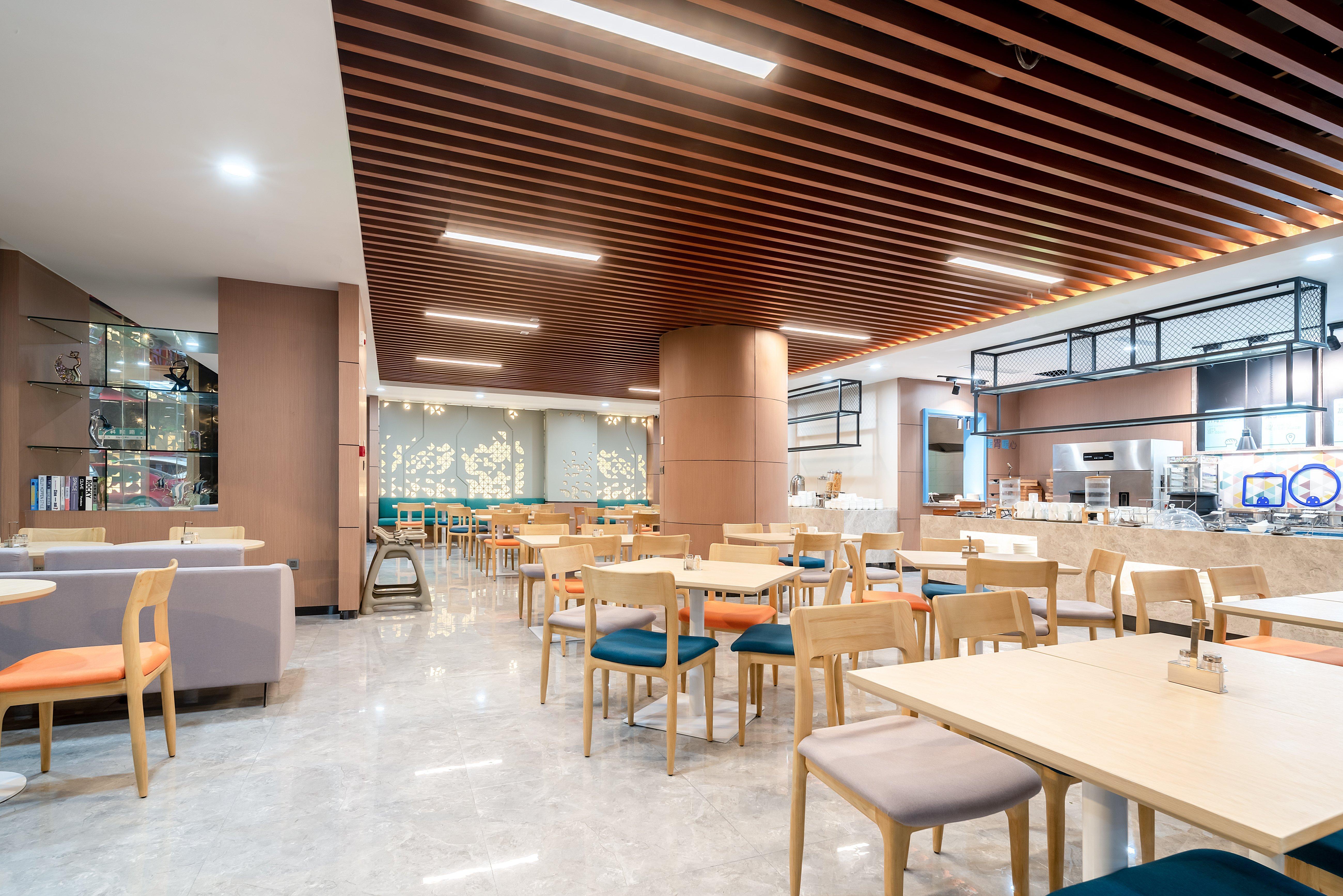 Holiday Inn Express Jinan Jingshi Road, An Ihg Hotel Экстерьер фото