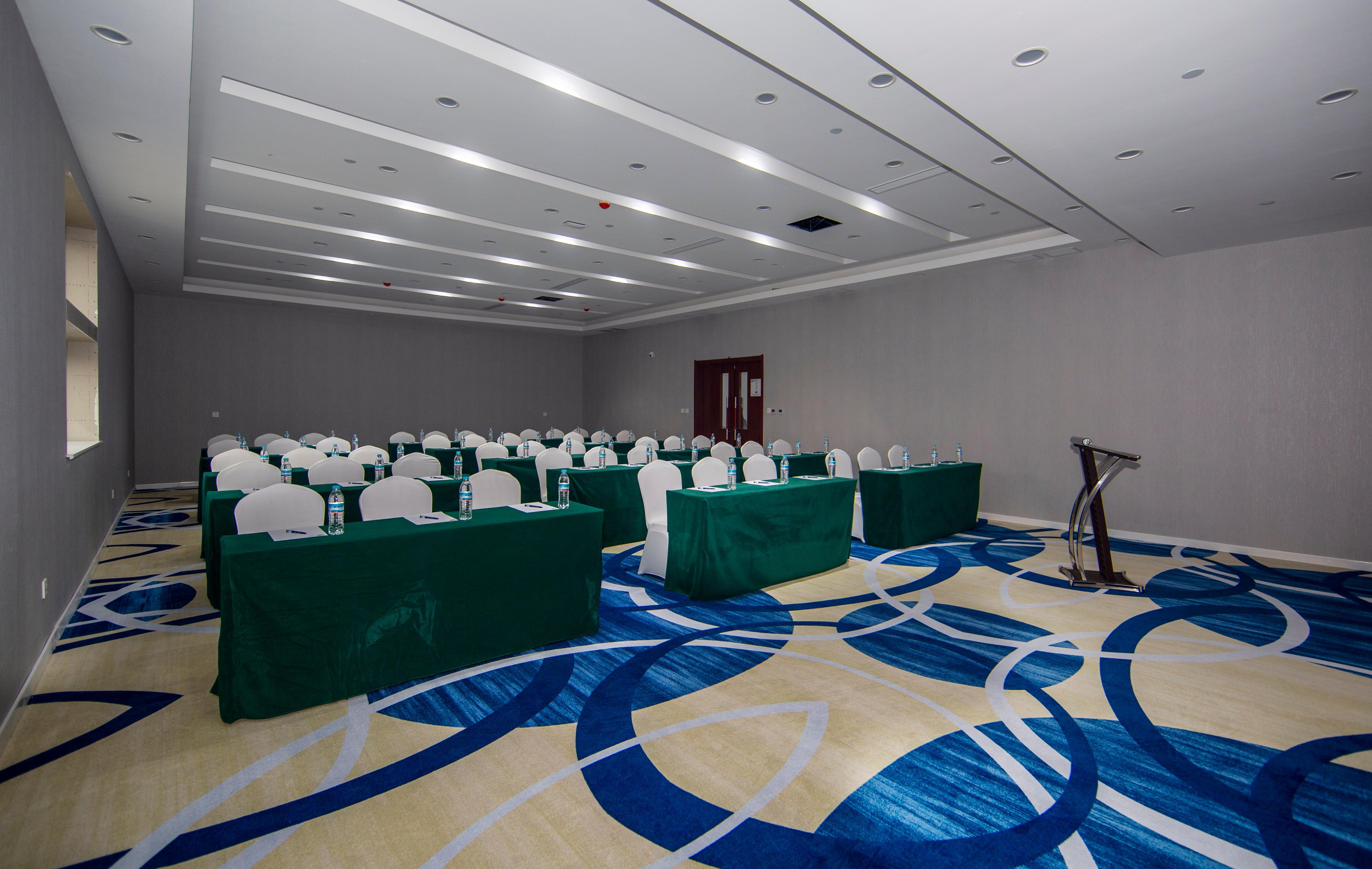 Holiday Inn Express Jinan Jingshi Road, An Ihg Hotel Экстерьер фото
