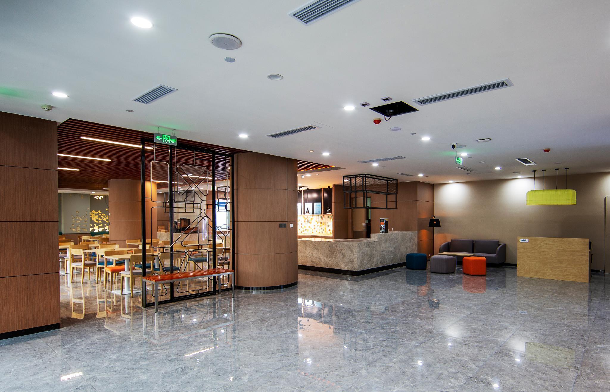 Holiday Inn Express Jinan Jingshi Road, An Ihg Hotel Экстерьер фото