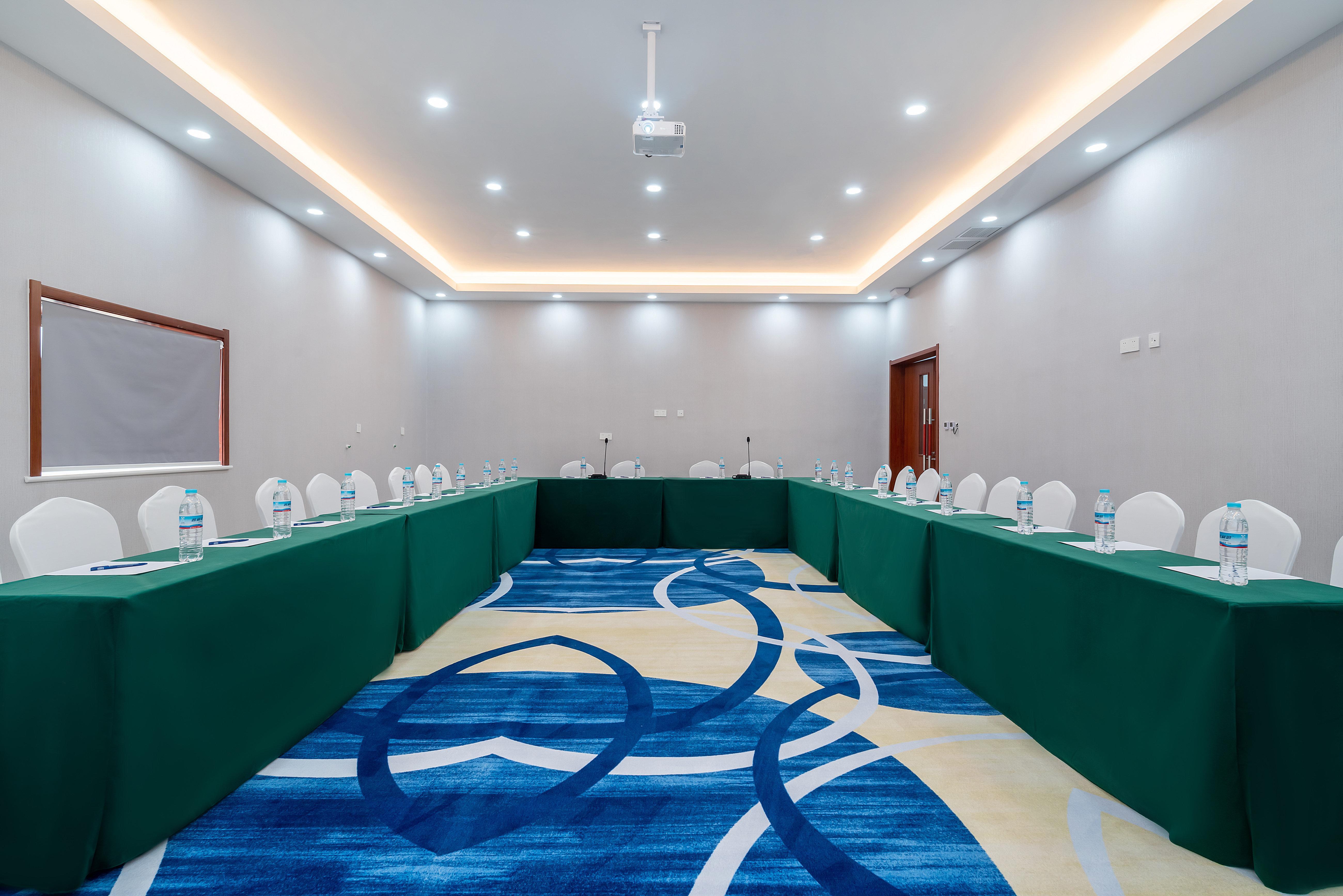 Holiday Inn Express Jinan Jingshi Road, An Ihg Hotel Экстерьер фото