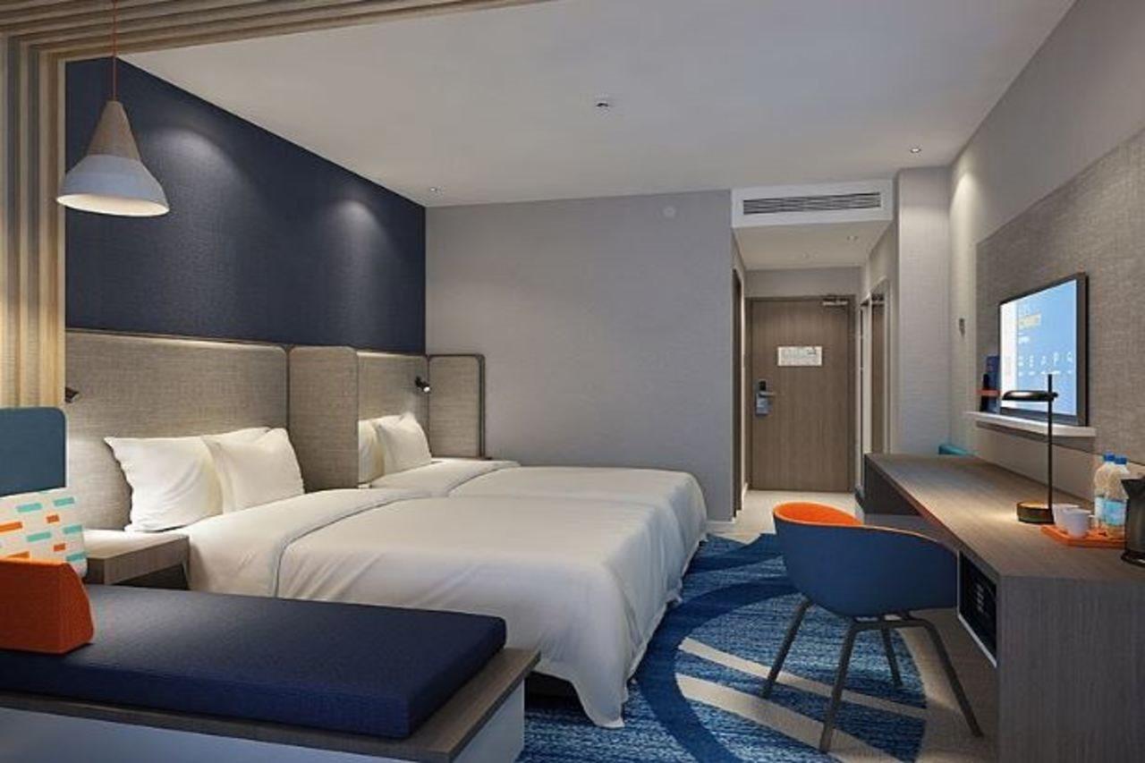 Holiday Inn Express Jinan Jingshi Road, An Ihg Hotel Экстерьер фото